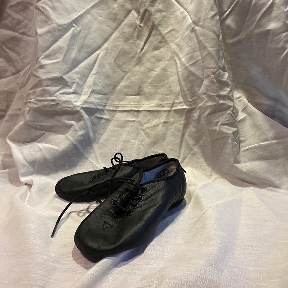 Capezio Little Kid/Big Kid "E" Series EJ1C Jazz Oxford - Picture 2 of 3